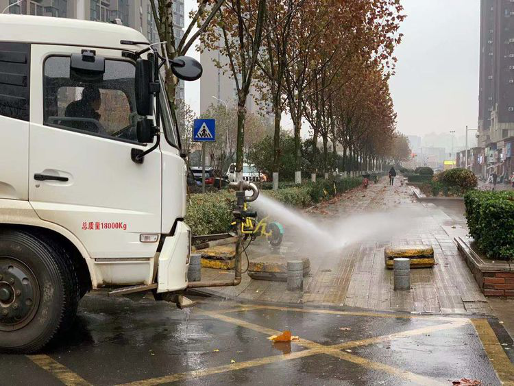 人行道冲洗.jpg